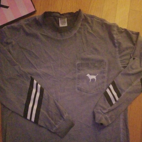 BNWOT, SUPER CUTE LONG SLEEVED GRAY TSHIRT - Picture 1 of 3